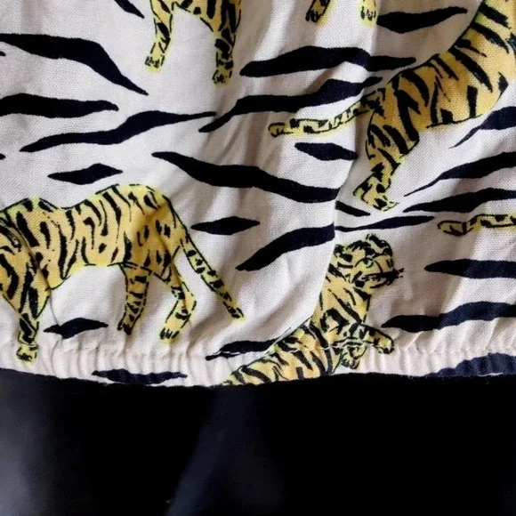 Tiger Crop Top EUC ❤️🐅 - Picture 10 of 15